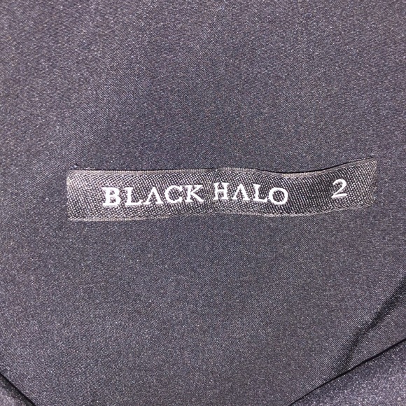 Black halo Kimora sheath a draped flounce trims the one shoulder neckline size 2 - Picture 4 of 5